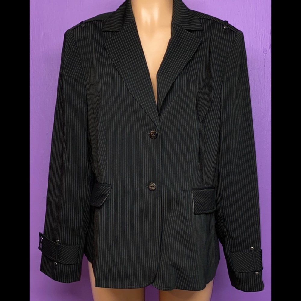 Dressbarn Women's Blazer size 16